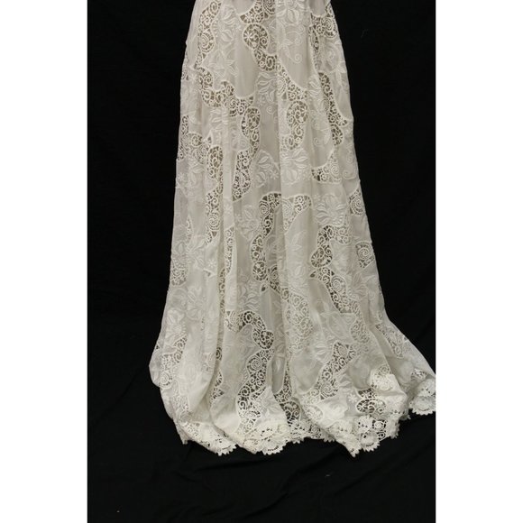 Lillian West 66115 Sample Wedding Gown Size 14 - Picture 9 of 11